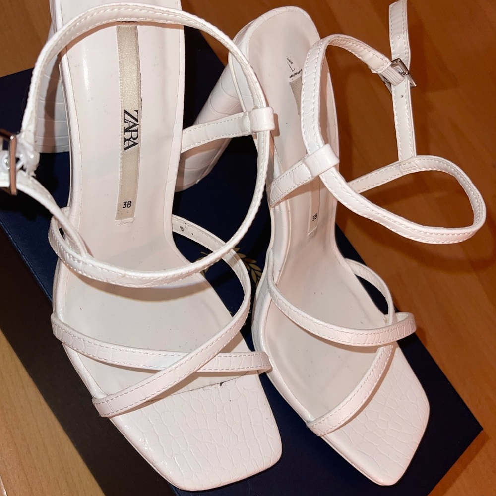 ZARA WHITE STRAPPY HEELS LEATHER SANDALS US 7 EU 8